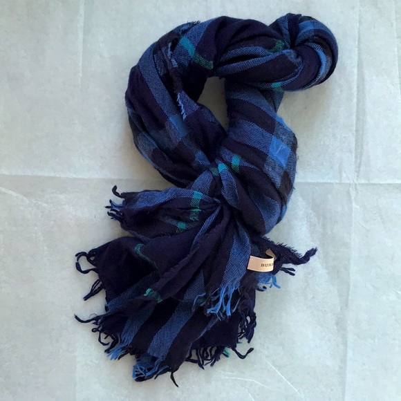Burberry lightweight wool scarf (unisex)